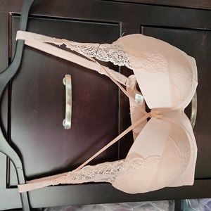 NWT Lace Detail Bra 40D fits like 36D